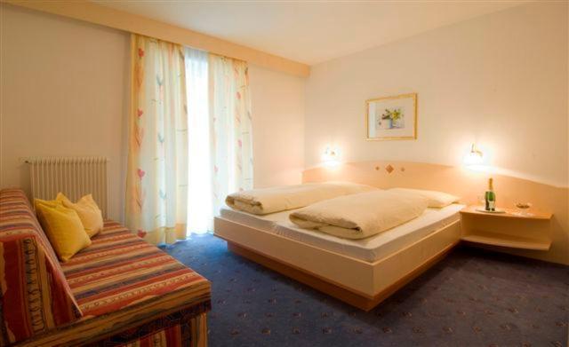 Residence Koenigsrainer San Leonardo in Passiria Bilik gambar